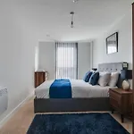 Apartment Modern 2 Bedroom Riverside In