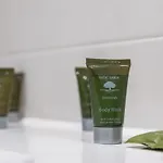 Modern 2 Bedroom Riverside In Apartment *