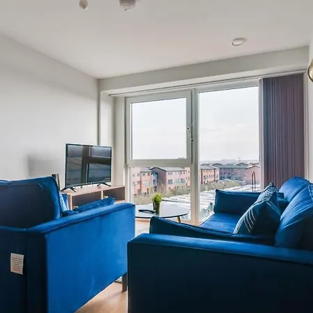 Modern 2 Bedroom Riverside In