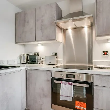 Modern 2 Bedroom Riverside In