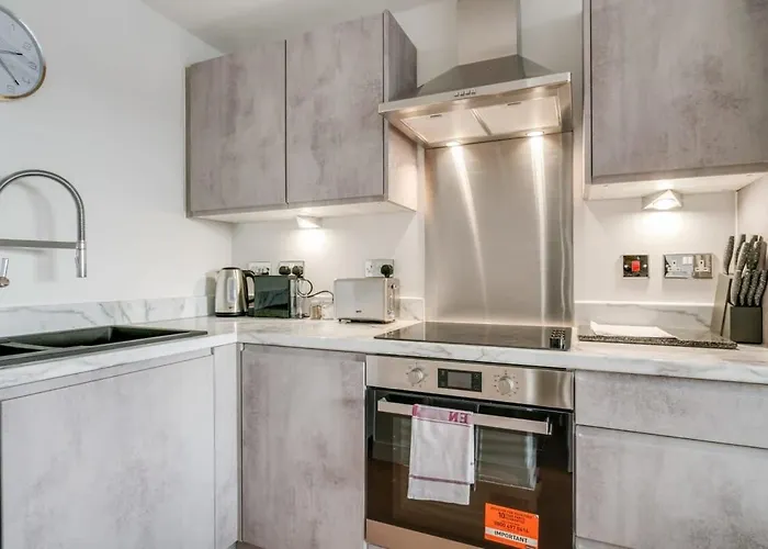 Modern 2 Bedroom Riverside In