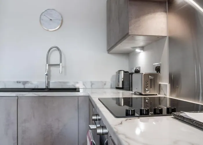 Modern 2 Bedroom Riverside In