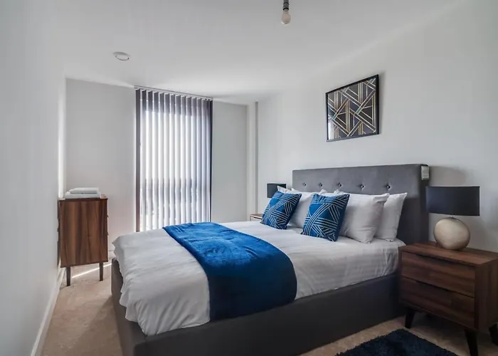 Modern 2 Bedroom Riverside In * Leeds (West Yorkshire)