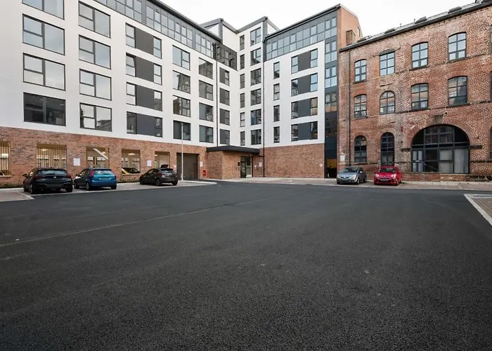 Modern 2 Bedroom Riverside In Apartment