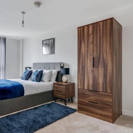 Lejlighed Modern 2 Bedroom Riverside In *