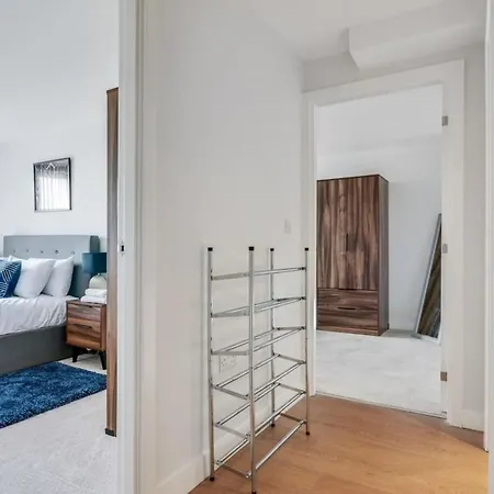 Lejlighed Modern 2 Bedroom Riverside In