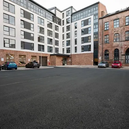 Modern 2 Bedroom Riverside In Lejlighed